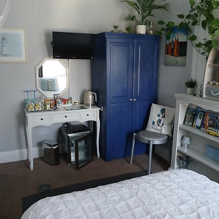Marjune Guest House Weymouth Buitenkant foto