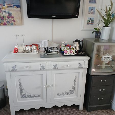 Marjune Guest House Weymouth Buitenkant foto