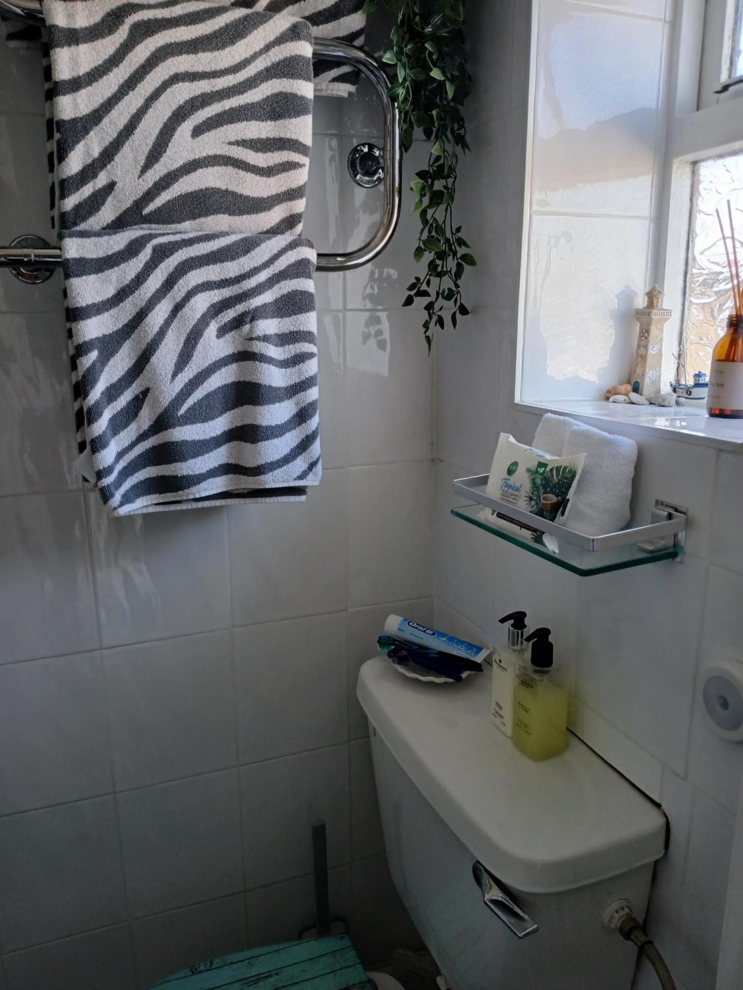 Marjune Guest House Weymouth Buitenkant foto