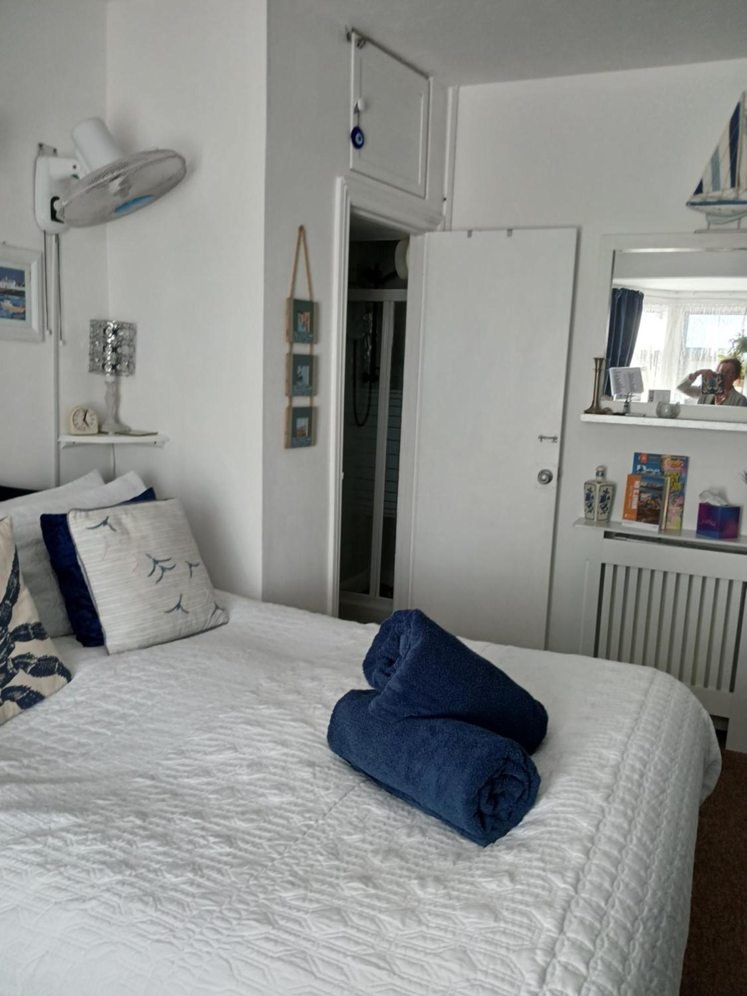 Marjune Guest House Weymouth Buitenkant foto