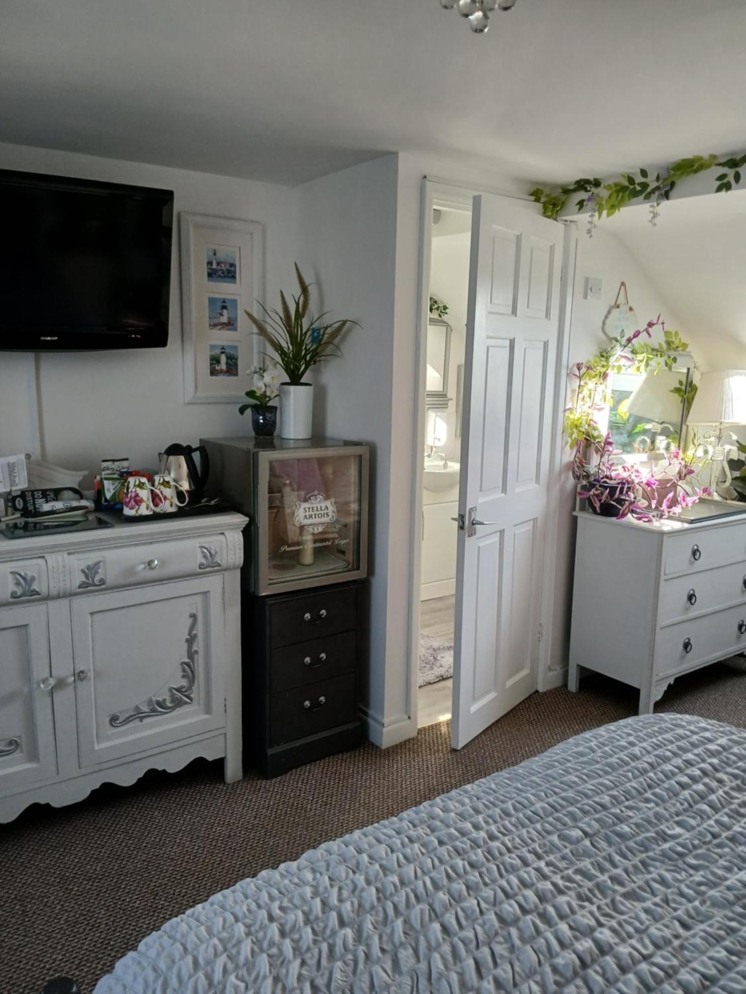 Marjune Guest House Weymouth Buitenkant foto